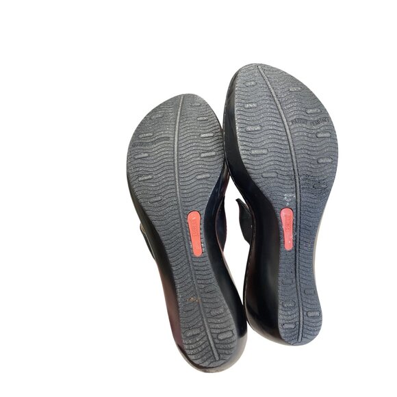 Born Womens Black Leather floral 2" Wedge Slip-On sandals Size 8/39 SKU 8370 - Picture 9 of 12